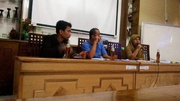 Audiensi BEM FEB dan UKK dengan Dekan FEB now!!!