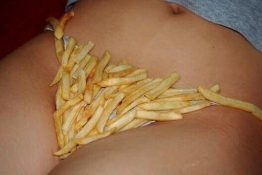 TOMENTL's tweet photo. j'aime bien manger des frites avec shay <3 http://t.co/lx6FvNdkCR