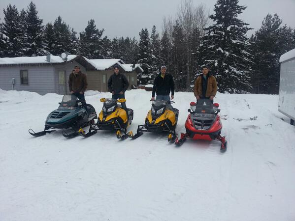 TStrack92's tweet image. This is snowmobiling #UP