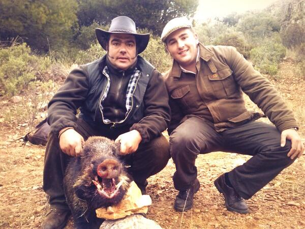 AlvarooLT's tweet photo. Precioso navajero que mató mi compañero Sergio ayer en Piedrabuena @rincondecaza http://t.co/gEijmrqhl0