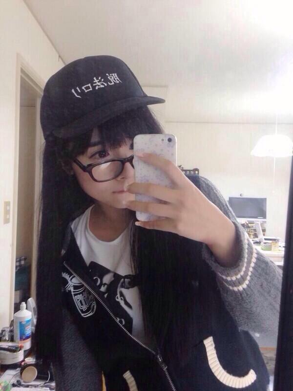 みつたそ ม ส ทะโสะ A Twitter 緑川百々子さん ももちゃん14歳 は自力で脱法ロリ帽を探して自力で前回の再販申込をして購入いただいたそうで感謝しております どこで知ったのでしょう Dieはお持ちのようなので Flyを渡しました テンコちゃんよろしくお願いし