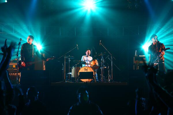 Fm802 Auf Twitter 12 28 Radio Crazy 10 Feetが登場 写真とセトリはfm802 Facebookにアップしてますよ Fm802 802rc Http T Co Gaomzren5s