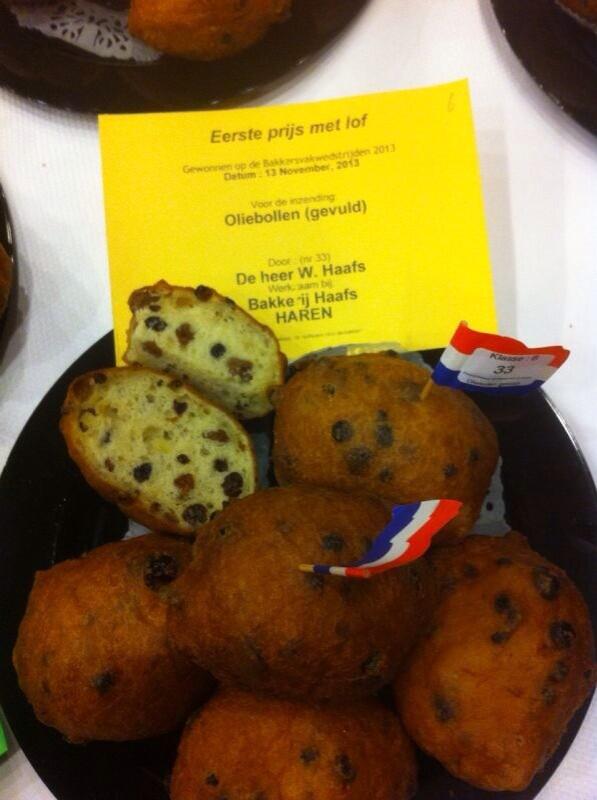 De beste Oliebol vanaf vandaag elke dag vers verkrijgbaar bij onze Groningse Jumbo's. Dat wordt smullen!