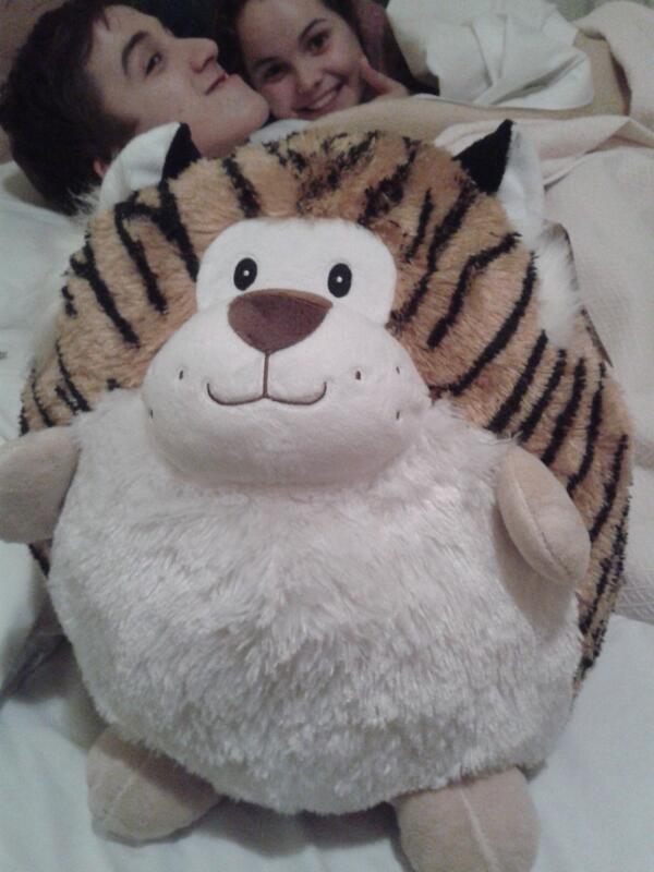 mariavilasvidal's tweet photo. Mi peluche Auryn es muy achuchabe, como yo!!! jejeje Gracias @Auro91_ http://t.co/sM4euCK9Tn