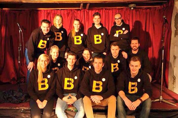 bombasign's tweet photo. Bombasign is van start! Kom naar de Bombazijn (ingang Café de Bestemming) en geniet van live design en live muziek. http://t.co/X7rKKUzbek