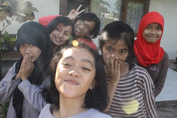 9freedom2012's tweet photo. @olgafanny @nabilawdst @larassatkh @arfayunida @AjengIsmawati @NilamSitaresmi tanggal 27 desember!! Di rumah arfa http://t.co/1Tyyzu0J9e