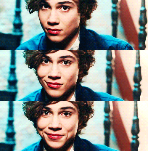 antisocial_mel's tweet photo. #LovingYouIsEasyOutTomorrow RT for @GeorgeUJWorld 's cheeks! And FOLLOW US! #JCat xxx http://t.co/4VBcUK1ie4