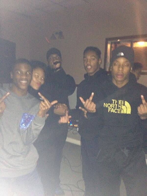 Mir_La6's tweet image. #RegularShit #LastnightBuffHall