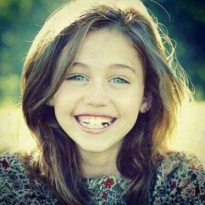 moonchild62589's tweet photo. @MileyCyrus is there a time in your life that you Werent a skank? Jesus you suck. http://t.co/wFOAa7nCk9