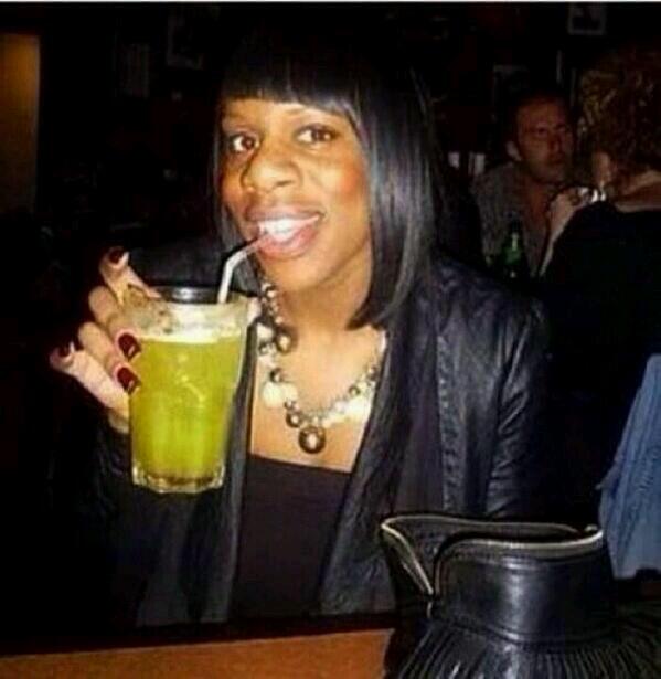 DavdDuval's tweet photo. Blue Ivy at her 25th birthday http://t.co/jeN38EUfgv