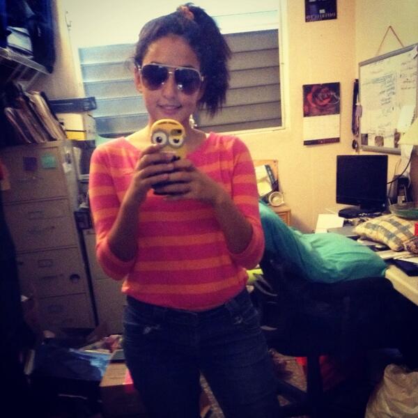 kenaisa8's tweet photo. Sonriele a la vida no a un chico para q despues te haga sufrir http://t.co/E50MNhmbqB