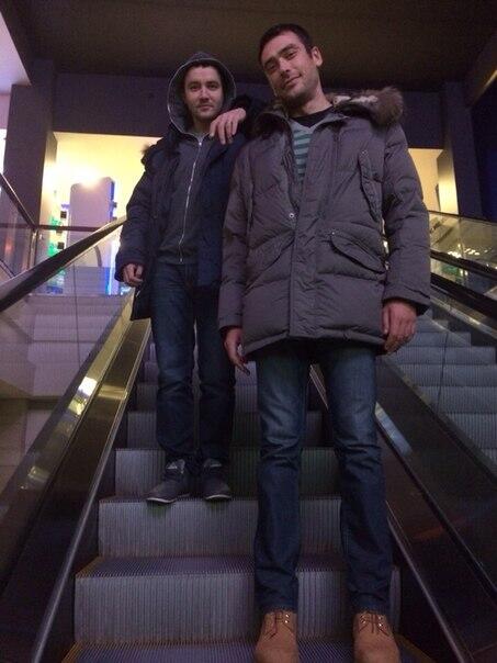 leon_elk's tweet photo. У нас с @ARTEM_KLYUSHIN было несколько вариантов, но подпись под фото мы так и не смогли придумать. Сможете помочь?)) http://t.co/kkJ7Eo9ZwS