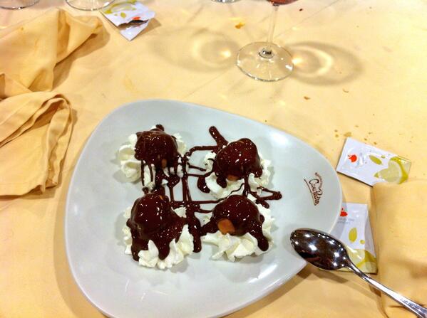 92_aynat's tweet photo. Buen postre...;) http://t.co/Oo4a3Z8DxL