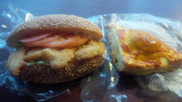 everseriousjill's tweet image. Want cheap eats at #p2cplusTO? Check out the Chinese bakery at Times Square. Sandwich + curry beef pastry = $3.25