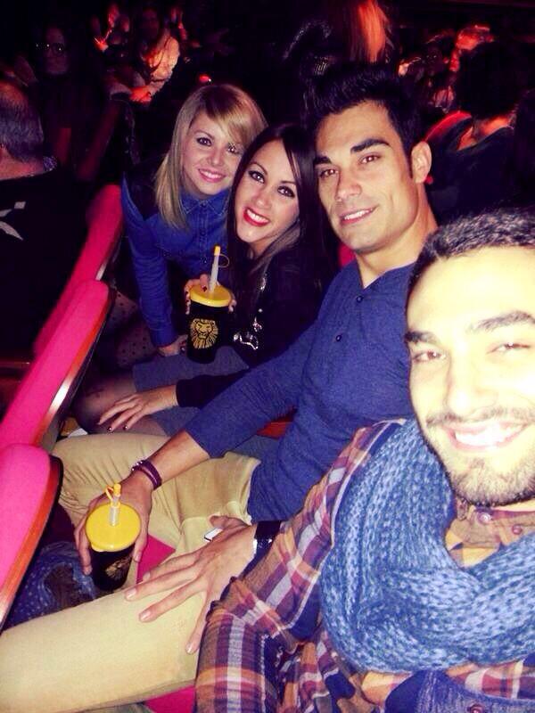 Tatituit's tweet photo. Llego el dia del Lion King!😺 @BorjaLapu @ElLargo1983 @CarmenMVL HAKUNAMATATA!😺😻🌴🐗🐅😁 http://t.co/SikrZlAWeI