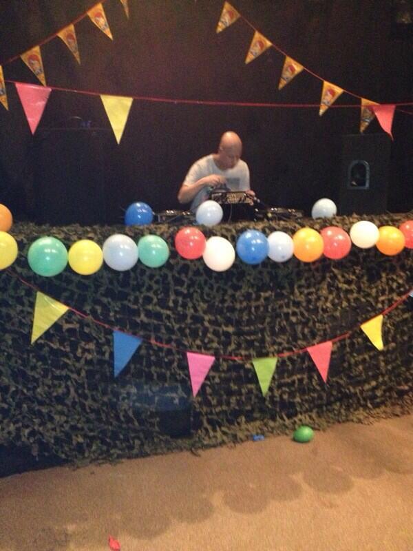 010partypics's tweet photo. 010partypics.nl gearriveerd bij koornbeurs http://t.co/Qfr7w8wP4Q
