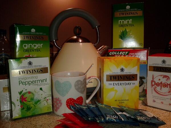 abi_spear's tweet image. RT: @SoVeryBritish "Worrying you're not fitting in enough tea amongst all the booze" #overhydration #singingproblems