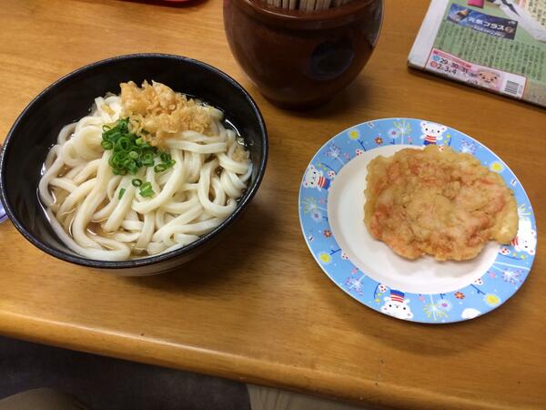 adachi0709's tweet photo. 一人旅二日目は朝うどんからスタート http://t.co/bUo62yNFC3