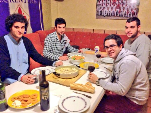 Carlos_Sesma's tweet photo. Momentos así merecen y mucho la pena!! Menuda cenorra @LaResaka88 !! Jaja! 😁 http://t.co/6XVgVXJ0xp
