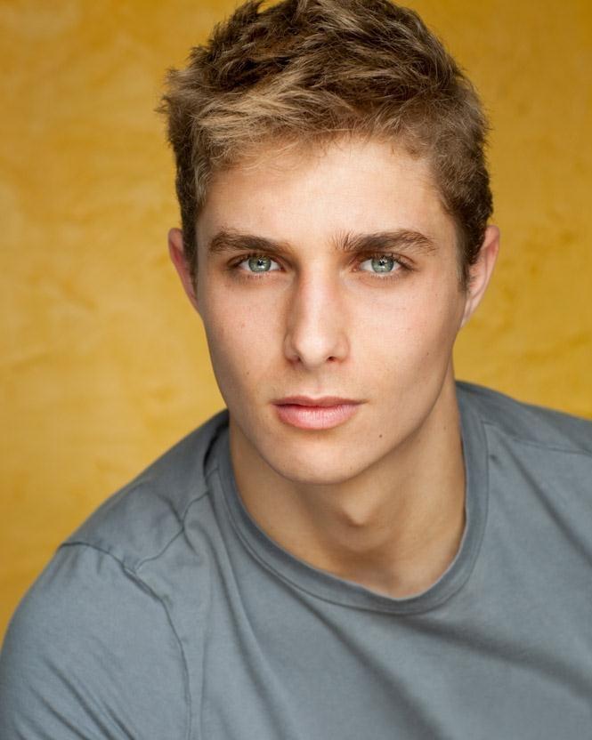 Mako Mermaids on X: Watch out ZAC! There's a new boy in town. And he can  swim. Alex Cubis plays ERIK in Season 2.  / X