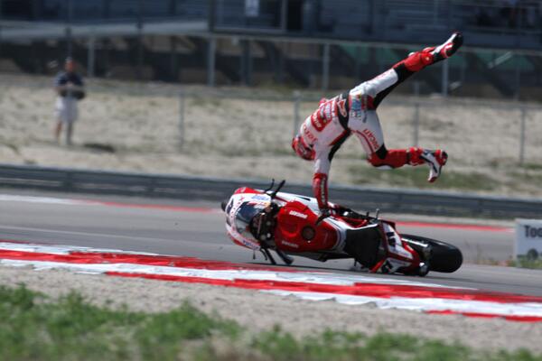 wowthatsbad's tweet photo. Just taking the bike out for a ride. And then this happened.... #wowthatsbad http://t.co/X75Wcggqy8