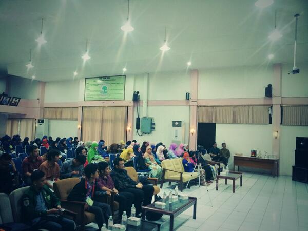 Para peserta Seminar Nasional Islamic Medical Fair FSKI BEM KM FK UNAND 2013