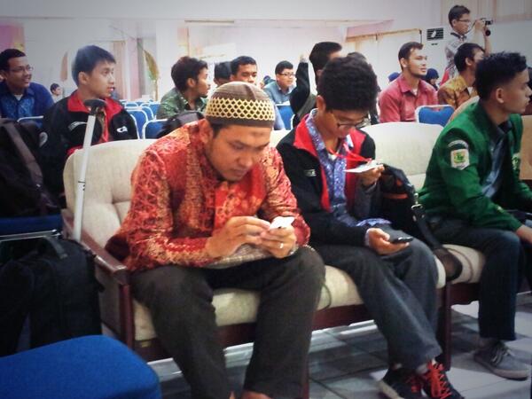 Pemateri SemNas Islamic Medical Fair FSKI BEM KM FK UNAND 2013, ust. <a href="/salimafillah/">Salim A. Fillah</a> , cc : <a href="/FULDFK_Ind/">FULDFK Indonesia</a> <a href="/dew1fuldfk/">Dew 1 FULDFK</a>