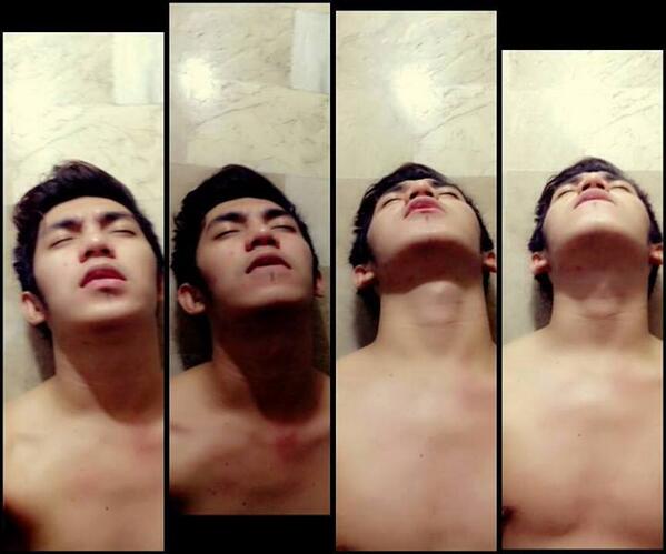 ArieManly's tweet photo. Wew "@_fajarerlangga2: *lol RT @man_officialID: expressinya RT @andrelfvino: paleng ga tahan liat wajah kek gini. http://t.co/txcJjoO9z7"