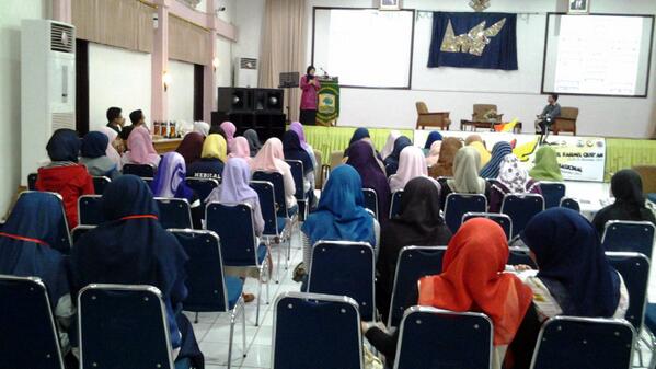 Marah itu trnyata ada yg positif looh.Cth,marah krn memperjuangkn haknya,tentunya dgn cara yg benar -IMF2013-