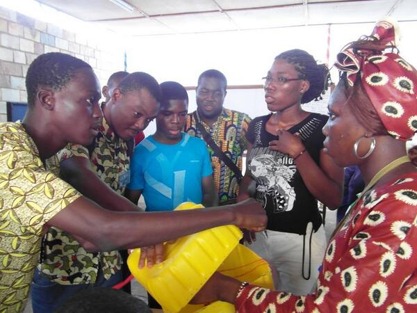 CaroGrellier's tweet image. Dernier jour d'ateliers #BootWoeCamp #Woelab @numrique @Thibault_Thms @G_Favier @BoulleDesign @boulleparis