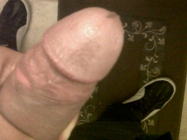 Hetero_Caliente's tweet photo. preguntale a wichi de quien es esto...? Se pasea con  hombres tambien jajaja  @dazp14 http://t.co/RTe9JroWkz