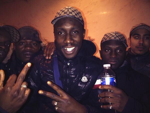 parlpapourtchi's tweet photo. Si tu parle on te mais ap de chifle#attention http://t.co/sIjv7OIqdZ