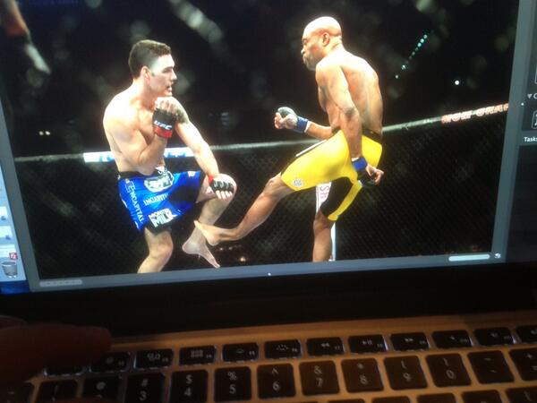 GarethADaviesDT's tweet photo. Horrible horrible moment at  @ufc 168 as @spidersilva shin bone looks to have snapped http://t.co/Pzzy2Zl4xC