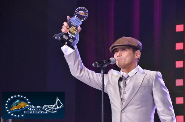 beeroldan323's tweet photo. Congratulations #RobinPadilla #BestActor 2013 MMFF #10000hours @marieltpadilla http://t.co/JH4ZEfWitg