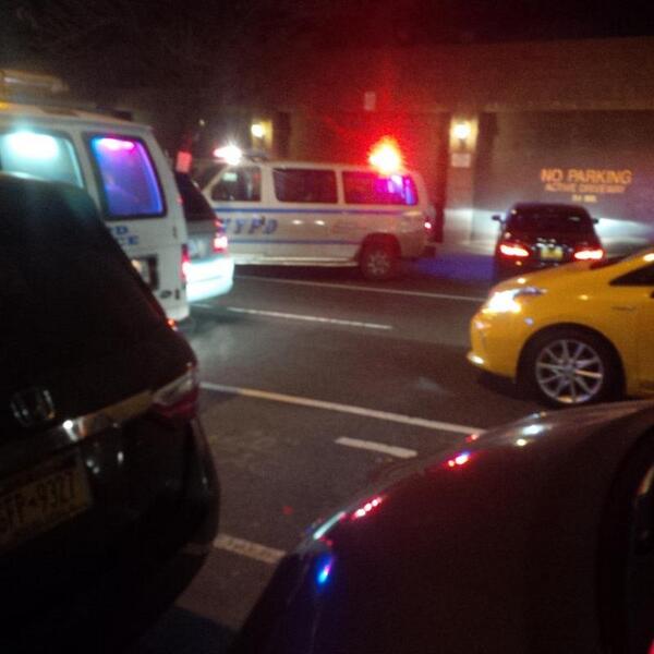 WmsbgNews's tweet photo. NYPD set up a check point now at Bedford x  Myrtle, Drive safe and keep the law. http://t.co/JjDDNk74UD