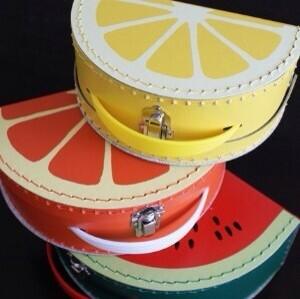 KarenERP_'s tweet photo. @AshleyERP @CharlotteH_ERP Yeah hahaha -walks into another store and picks suitcases up-these are perfect http://t.co/vvDYawYuh7