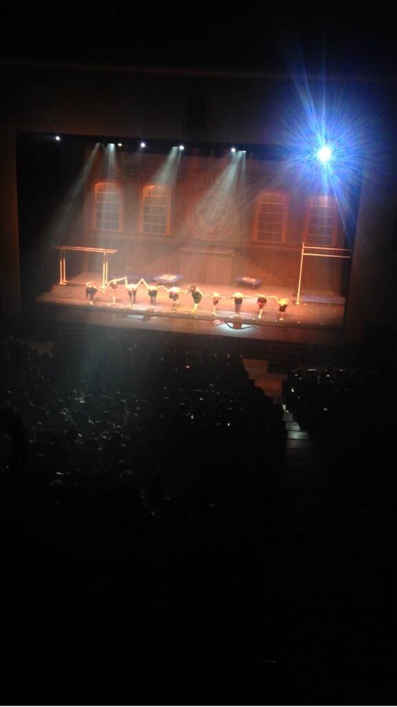 mbcarthall's tweet photo. 2013년 마지막, 가장 뜨거운 3일! FLYING 부산공연 종료. 감사합니다! #넌버벌퍼포먼스#FLYING http://t.co/wcNQYvj38M