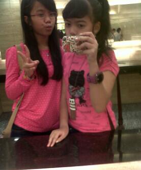 yvacui's tweet photo. Ngel six n Zet six wkwk☺ my good friend.. http://t.co/EfUvVdaYxP