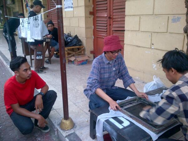 #NOW at balpem surabaya "IBUKU IBUMU IBUMI KITA SEMUA" with sablonase Garasi337 <a href="/Plester_X/">PLESTER-X</a> etc...