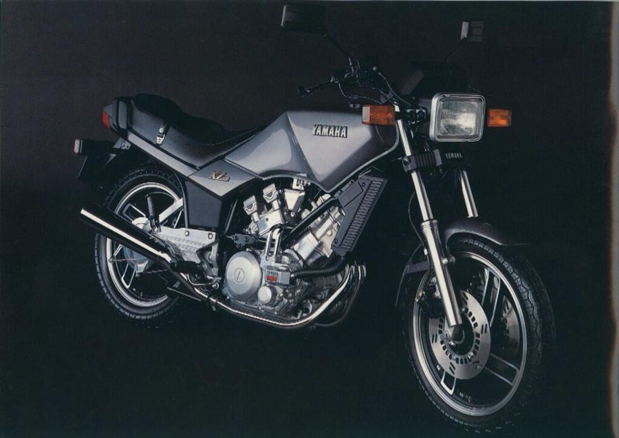 超マイナーなスポーツバイク 400ccvツインでシャフトドライブなxz400を知ってる Motorz モーターズ クルマ バイクをもっと楽しくするメディア