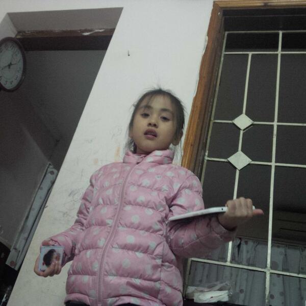 cng_on's tweet photo. @YangJunYo my younger sister http://t.co/kRtpImwVcC