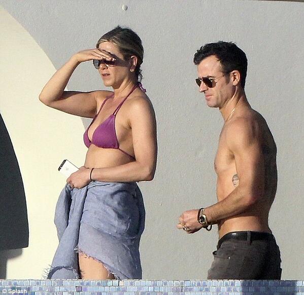 Beard_Club's tweet photo. Lesbian/Gay Jennifer Aniston/Justin Theroux #Beard contract to ‘expire’ http://t.co/WhxJ9dkhou @DailyMailCeleb http://t.co/TctU5kBytx
