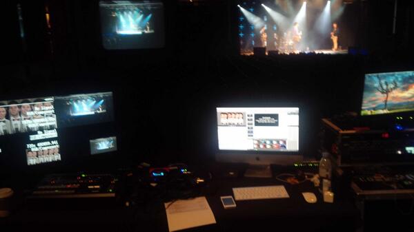 everseriousjill's tweet image. Intense A/V set-up at #p2cplusTO. Thanks for the hard work, tech team!
