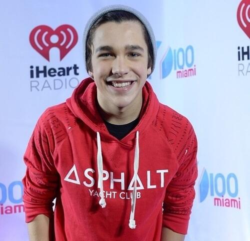 Mar_Mahomie's tweet photo. #AustinWorldTour
#WeNeedAustinInGreece Τσουυυυπ;)
Ένας Ωστιν:Δ http://t.co/W02K3AvpJI