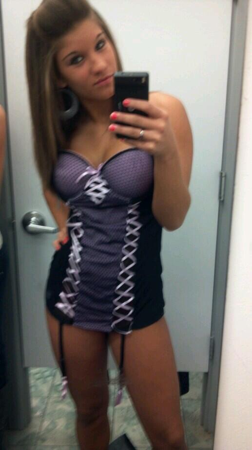 CrysyalIhorny3's tweet photo. #bbc #SnowBunnySunday http://t.co/kRVyQGWsmr