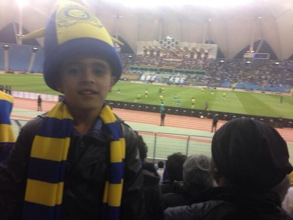 majedaskar's tweet photo. #النصر_الاهلي 

البناخي راكان نصراوي متعصب اول مره يحضر مباراة للعالمي وفاز النصر بوجوده الحمدلله http://t.co/NZGDdaEPoP