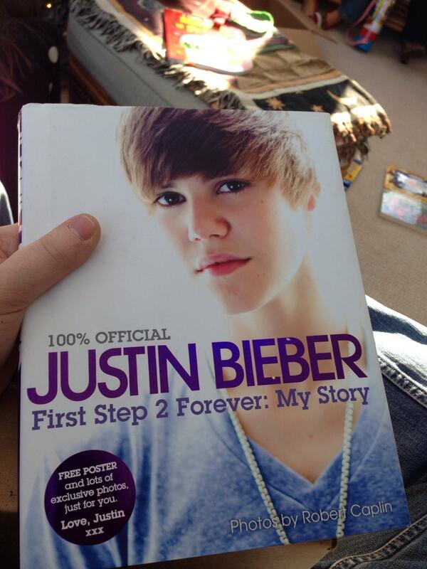 SquishMasterP's tweet photo. @justinbieber I wouldn't even use this as toilet paper. #TalentlessPunk http://t.co/3uXTROYN3I