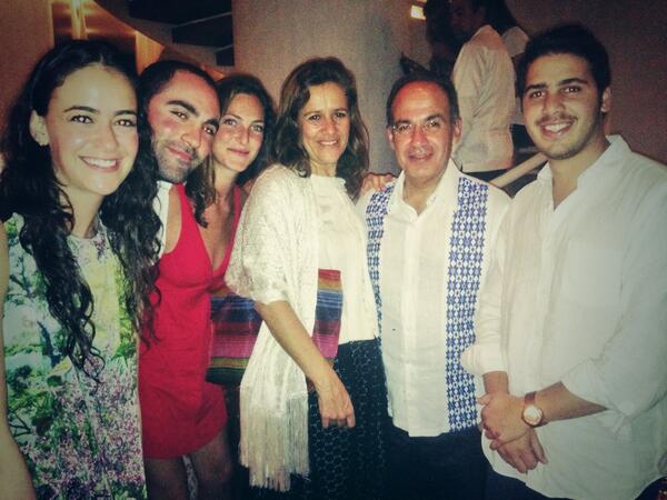 moyrom's tweet photo. Gran cena, espero se repita ! @FelipeCalderon @JonasEsses http://t.co/IhscaaQJuc