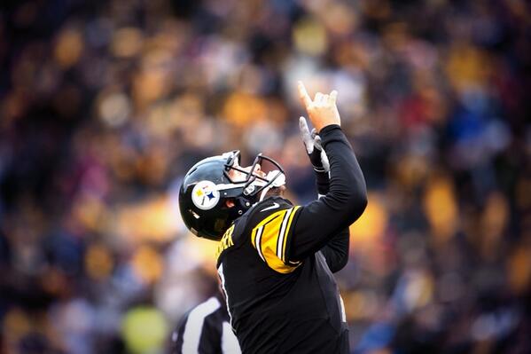 Un petit coup de pouce de KC allez! RT <a href="/steelers/">Pittsburgh Steelers</a>: So....you're telling me there's STILL a chance... #HereWeGo