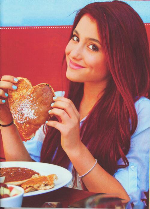 iLikeGirlsDaily's tweet image. RETWEET if you like Ariana Grande
